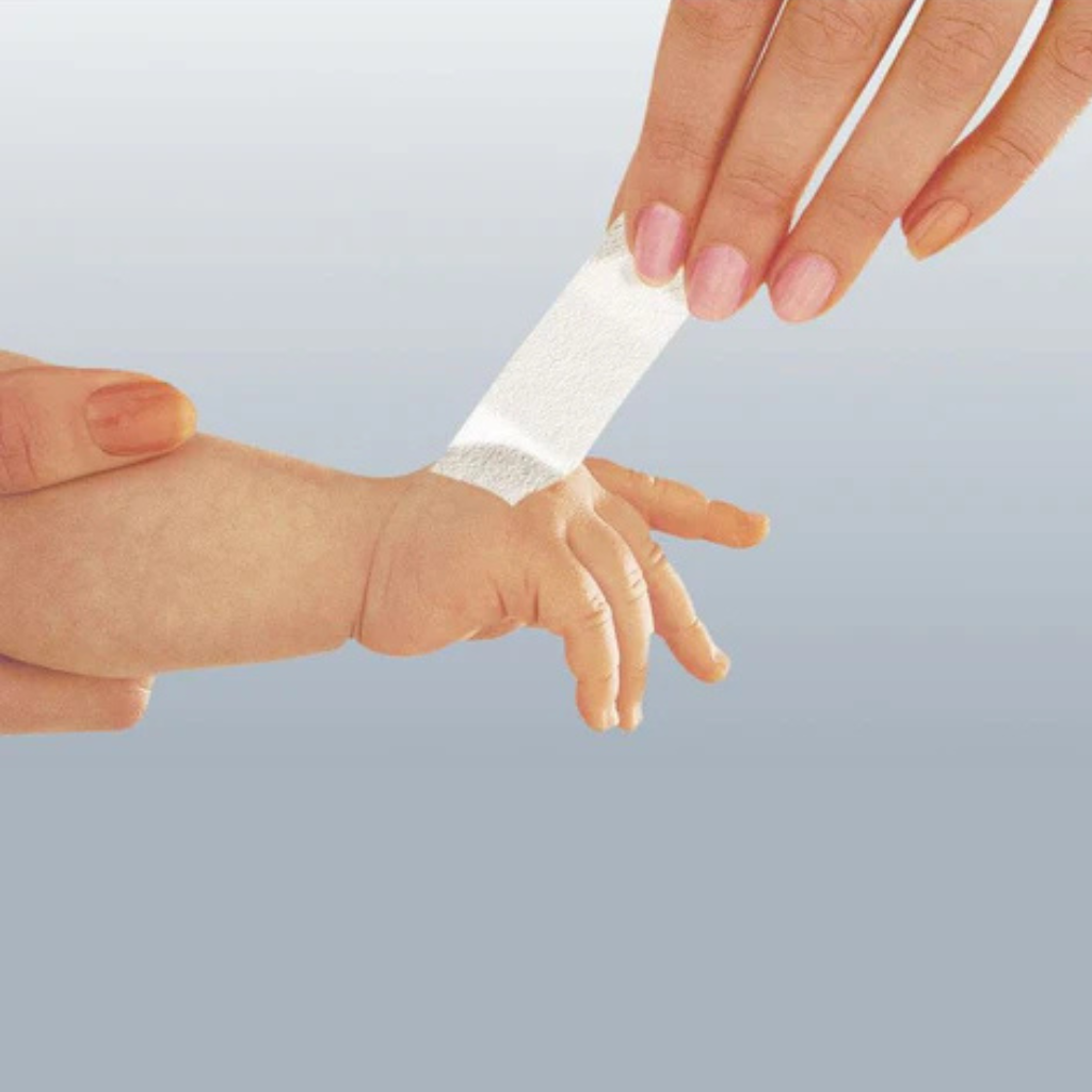 Leukopor®, bandă fixare pentru piele sensibilă